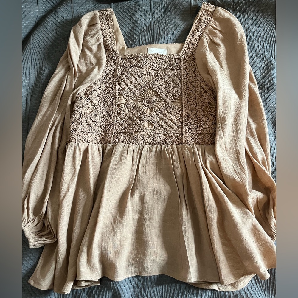 Altar’d State Tan Quarter Sleeve Top